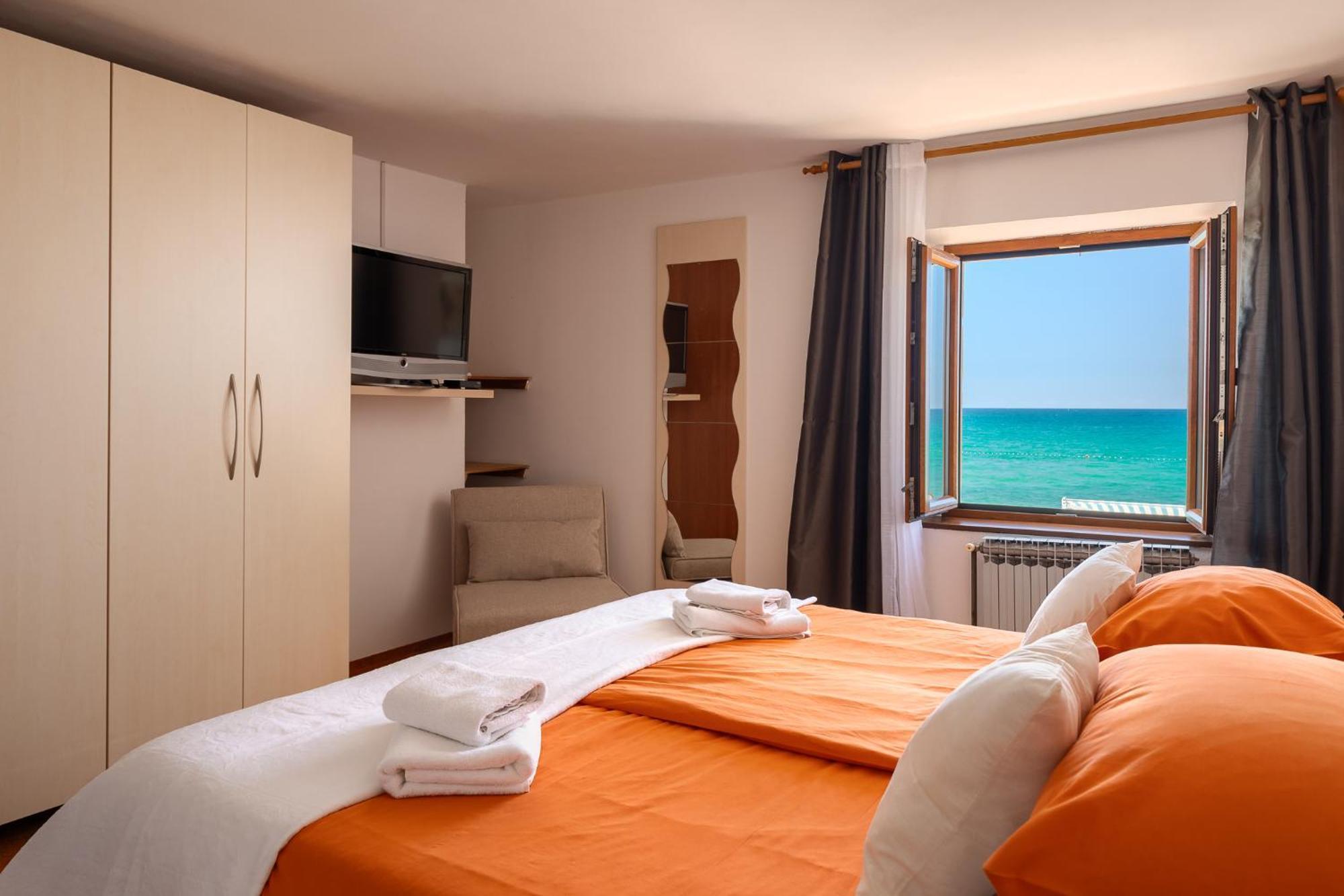 Beach House - Sea Breeze Poreč Eksteriør billede