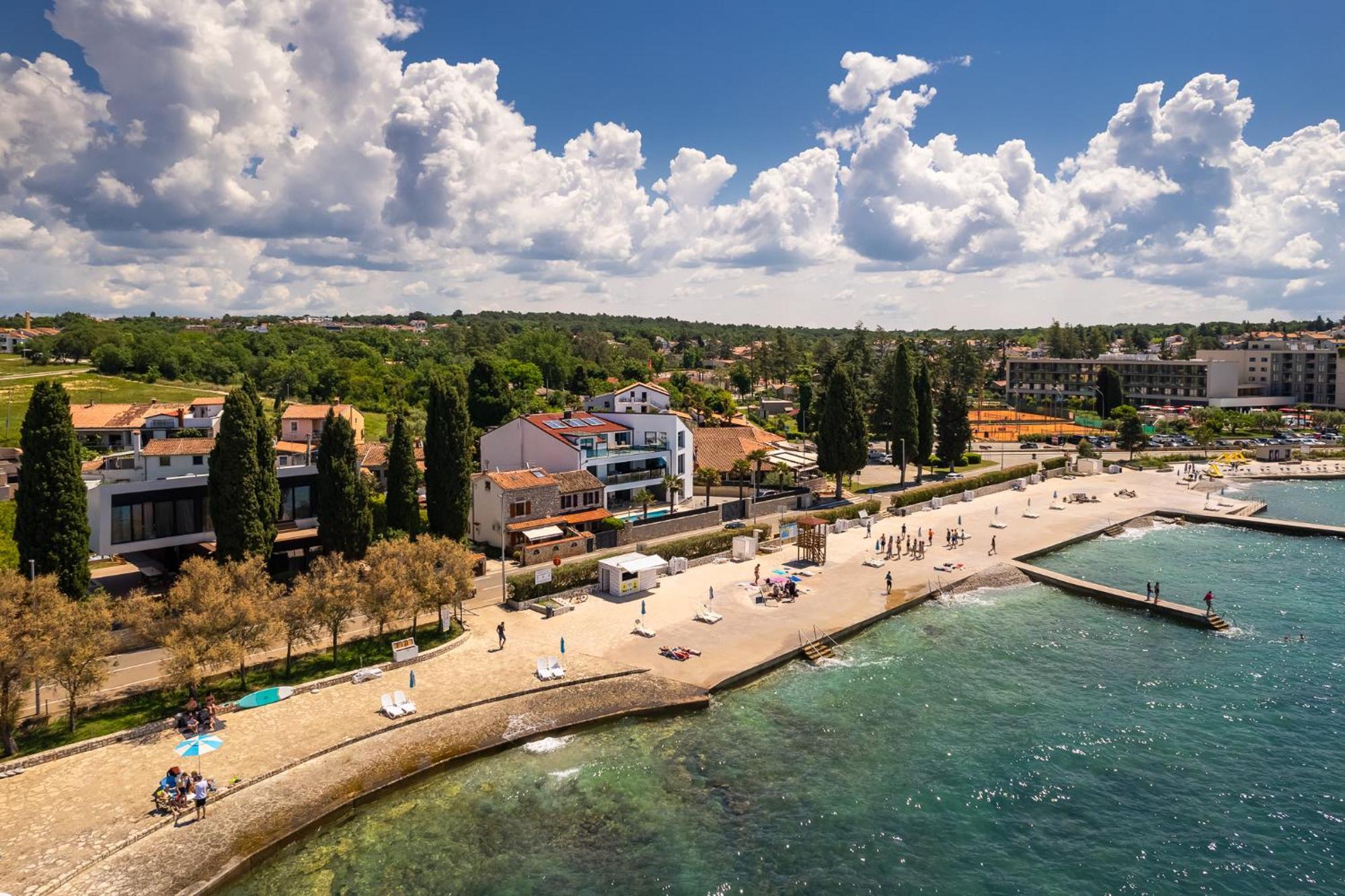 Beach House - Sea Breeze Poreč Eksteriør billede